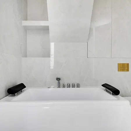 Sublim Center Of Montmartre *